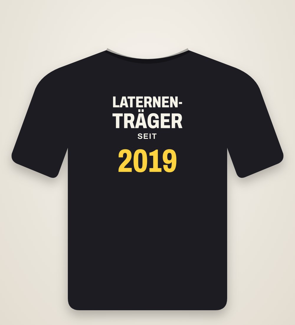 T-Shirt „Laternenträger seit …“